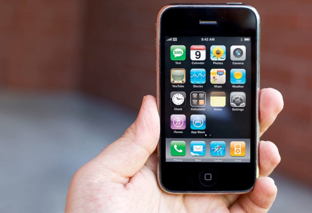 Các tín đồ “nhà Táo”: Hãy nghe chuyên gia họ nói gì về iPhone ảnh 2