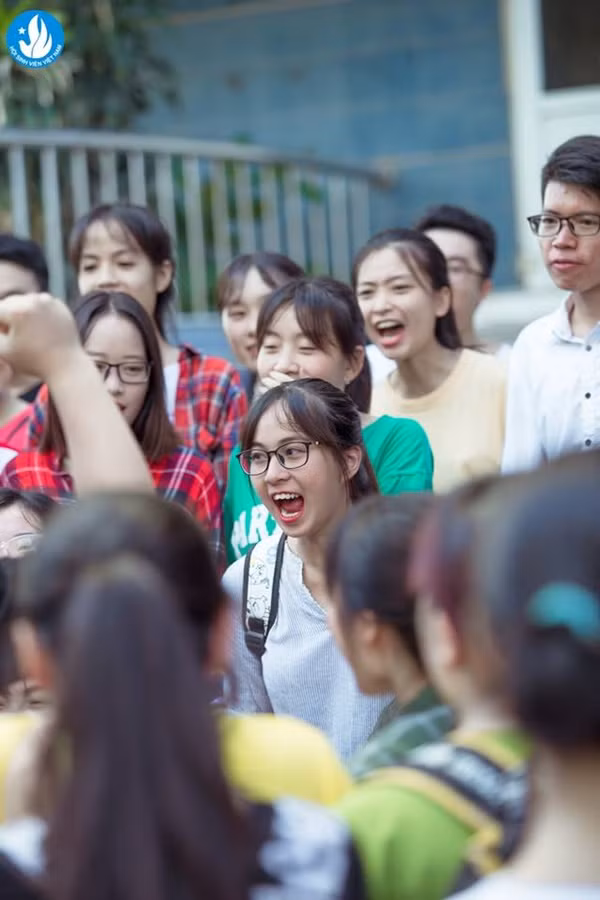 Tâm trạng các bạn dự thi thoải mái hơn so với kỳ thi THPT Quốc gia vừa qua.