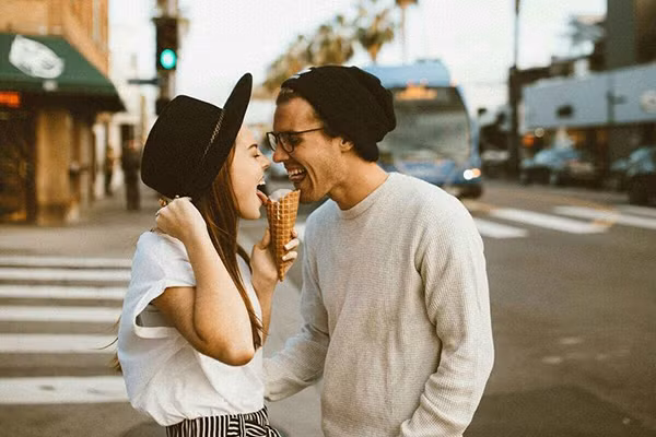 Biểu hiện của 12 chòm sao nữ khi đem lòng yêu ai đó ảnh 2