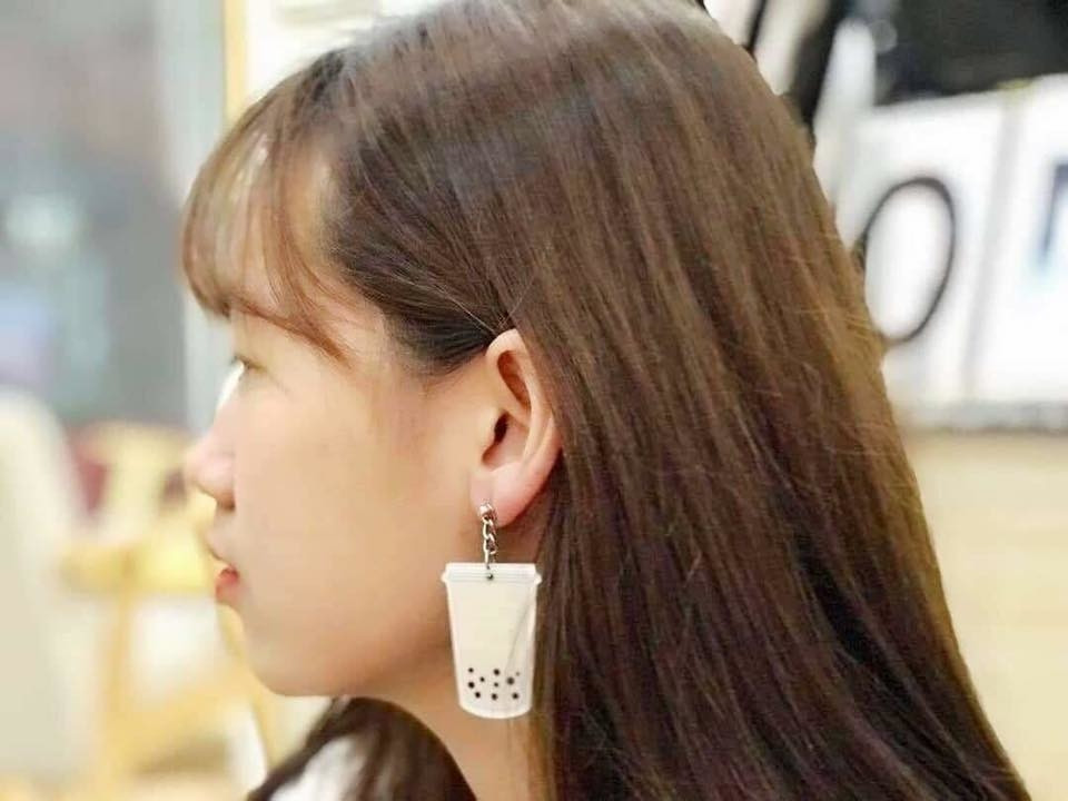 Bông tai độc lạ này thu hút mọi ảnh nhìn... Bông tai độc lạ này thu hút mọi ảnh nhìn...