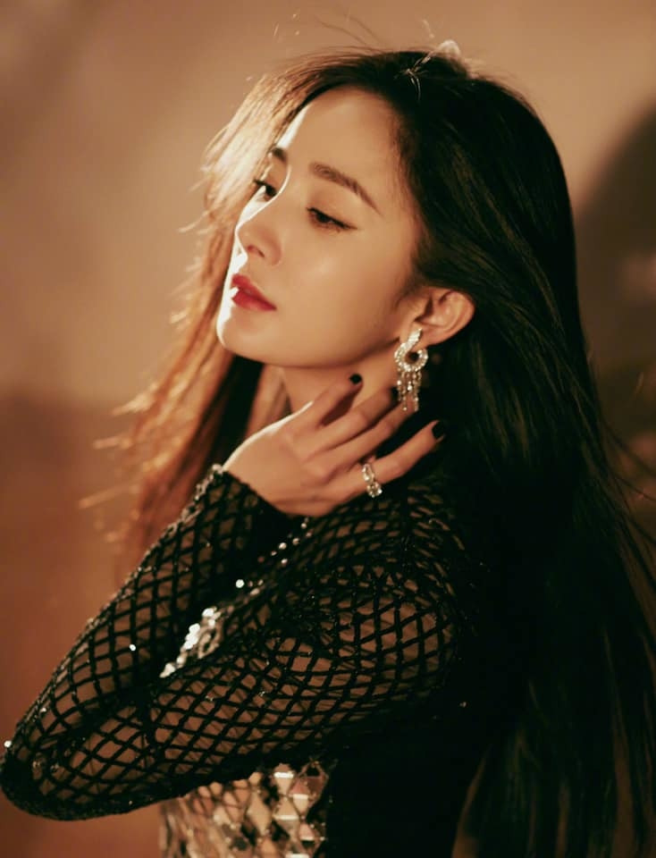 Dương Mịch bị chỉ trích vô tâm, không quan tâm chồng con.