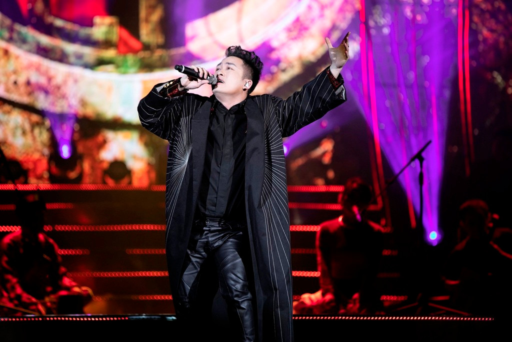 Mỹ Tâm lần đầu đem ca khúc mới "Khi ta yêu" biểu diễn live trên sân khấu ảnh 8