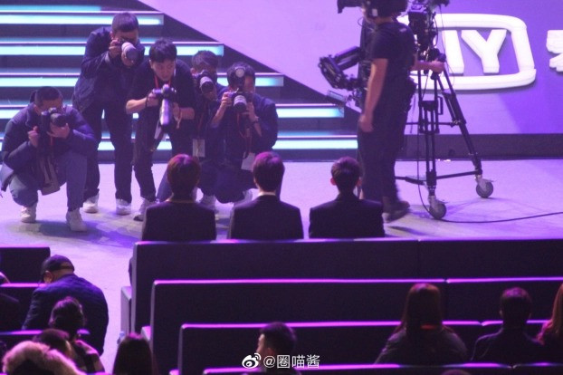 TF Boys phải ngồi chờ rất lâu mà không được biểu diễn