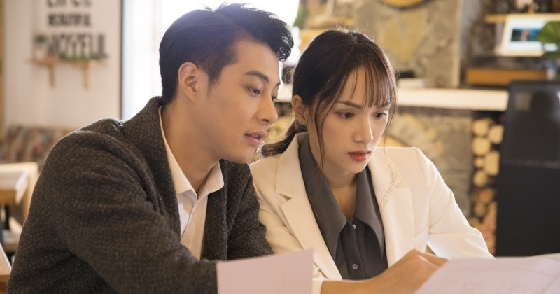 Cho đến nay, sau gần 1 ngày ra mắt MV Anh Đang Ở Đâu Đấy Anh đã nhận được gần 2 triệu lượt view, đồng thời lao thẳng lên top 5 trending YouTube.