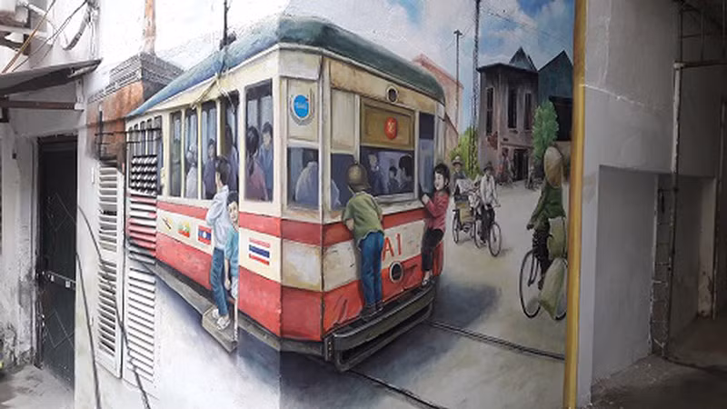 Giới trẻ Hà Nội tha hồ "sống ảo" với những con phố bích hoạ mới ảnh 1