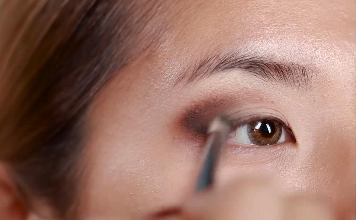 Trang điểm "kiểu Mỹ" vs. "kiểu Hàn": Bạn thích kiểu nào? ảnh 1