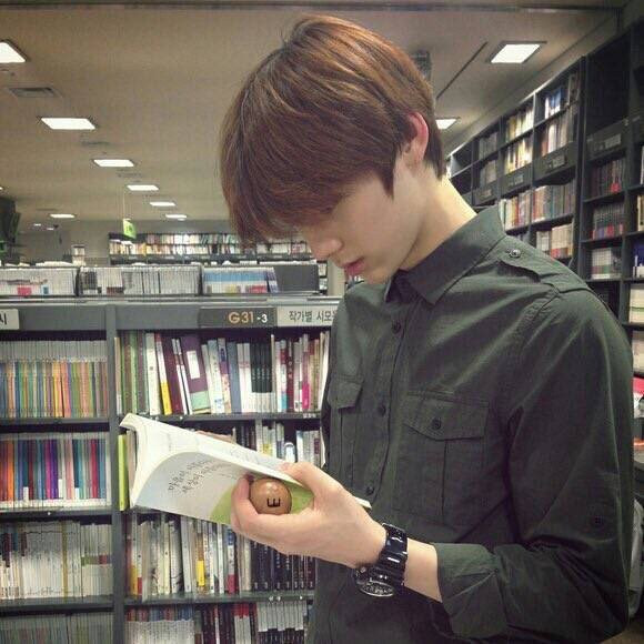 Nếu K-Pop thu nhỏ thành một lớp học, thì đây sẽ là những học trò đặc biệt nhất ảnh 10 Nếu K-Pop thu nhỏ thành một lớp học, thì đây sẽ là những học trò đặc biệt nhất ảnh 10