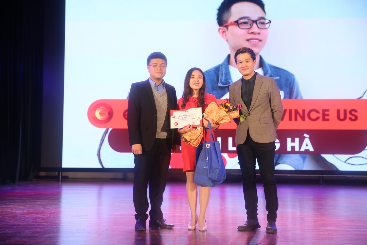 Cô gái nhỏ nhắn Trương Hiền Thục cùng lối tư duy nhạy bén đã xuất sắc giành lấy danh hiệu Á Quân cuộc thi.