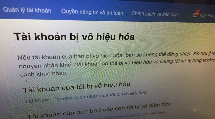 Hàng nghìn tài khoản Facebook tại Việt Nam bị khoá vì lí do không liên quan.