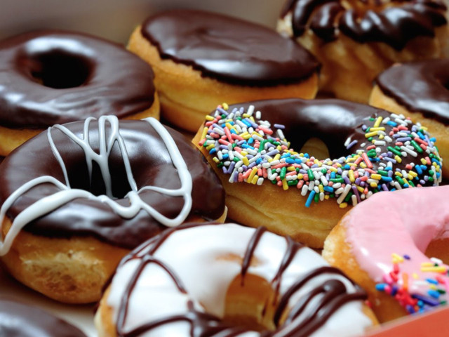 Người dân khắp nơi trên thế giới ăn lót dạ món gì khi chưa tới bữa? ảnh 6