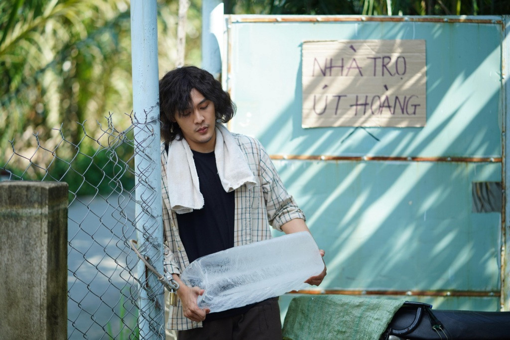 Không còn là anh giao nước đa bụi đời trong Tay buôn buông tay...