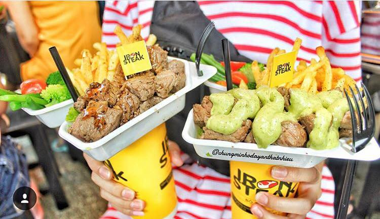 Một phần bò sẽ luôn đi kèm với một thức uống để hòa trộn hương vị đặc trưng của xu hướng bò mới này.