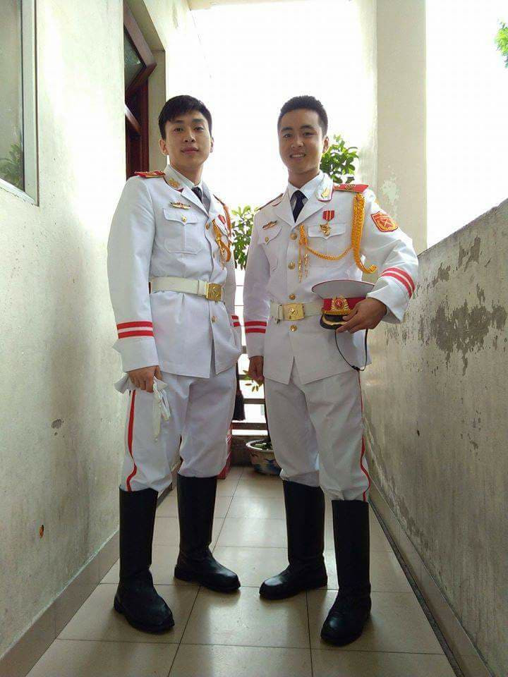 Với vẻ ngoài cao to, đúng chất “soái ca” của mình, anh chàng đã vô tình chiếm lấy trái tim của dân cư mạng.