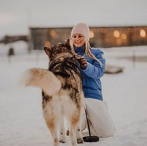 Bức ảnh cứu sống Lonia trên Tinder.