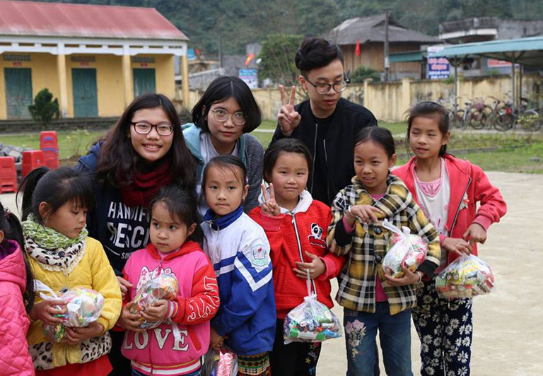 Cùng các bạn teen Hà Nội mang Tết muộn yêu thương và ấm áp hơn cho những bạn nhỏ hoàn cảnh khó khăn nhé!