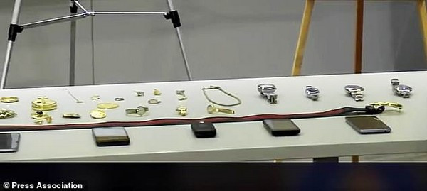 Tang vật những vụ trộm bị thu giữ, gồm nhiều tài sản đắt tiền của các ngôi sao nổi tiếng.