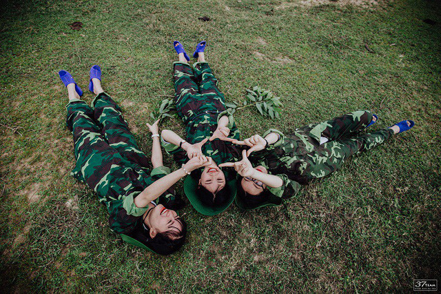 Bộ ảnh kỷ yếu độc đáo mang màu xanh áo lính của teen Nghệ An ảnh 8