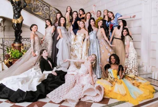 20 cô gái xuất thân quyền lực nhất có mặt trong đem hội Le Bal.
