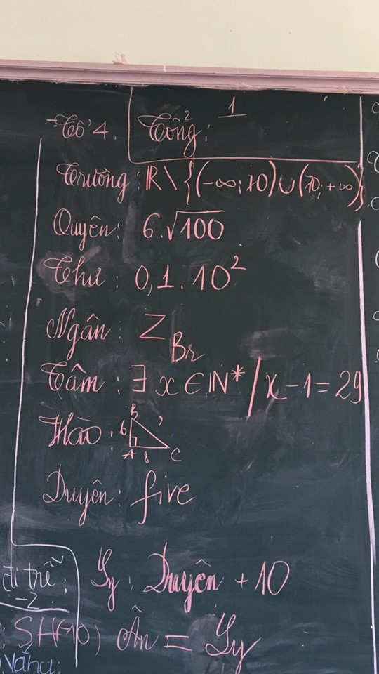 Bảng chấm thi đua của lớp chuyên “hack não” cư dân mạng. (Ảnh: Thái Hồng Ngân/Group Trường Người Ta)
