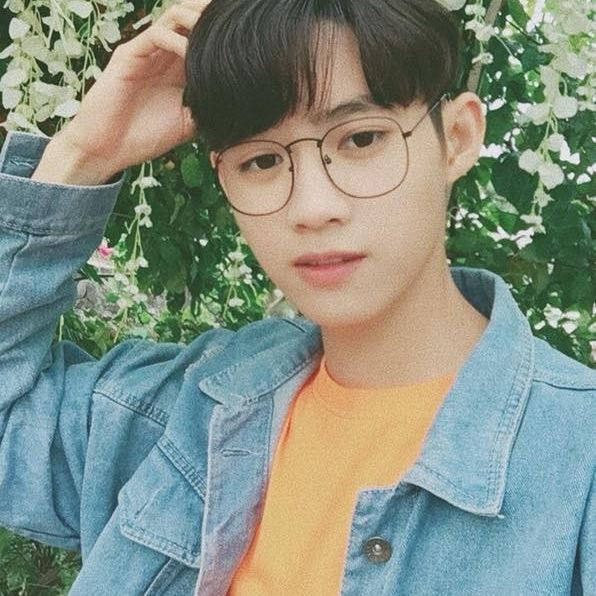 Hình ảnh đời thường của trai đẹp thời sự đang nhận được bão like từ cộng đồng mạng.