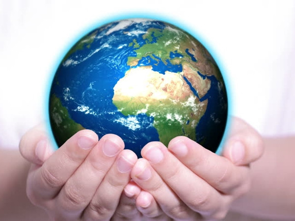 Việc bảo vệ Trái Đất là của mỗi người chúng ta.