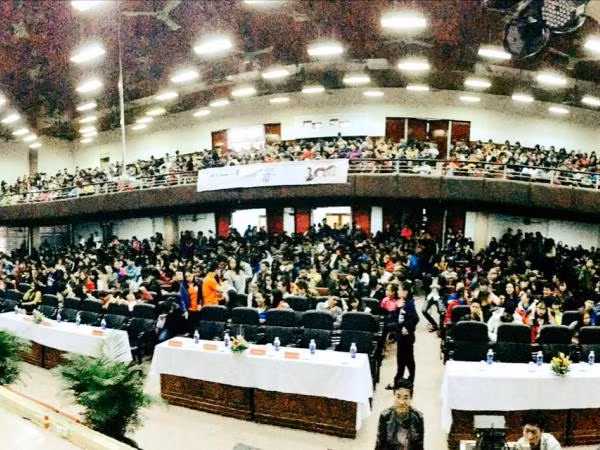 Gần 3.000 sinh viên đã tham dự chương trình.