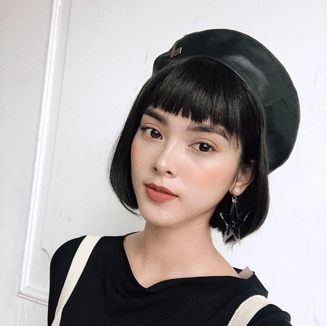 Gương mặt thanh thoát với những đường nét nhỏ gọn, kiêu sa của Quỳnh Lương giúp nữ diễn viên phù hợp với nhiều kiểu trang điểm lẫn kiểu tóc khác nhau.