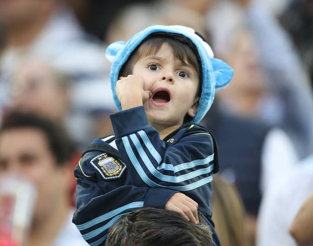 Cũng cau có khi đội nhà thua trận.