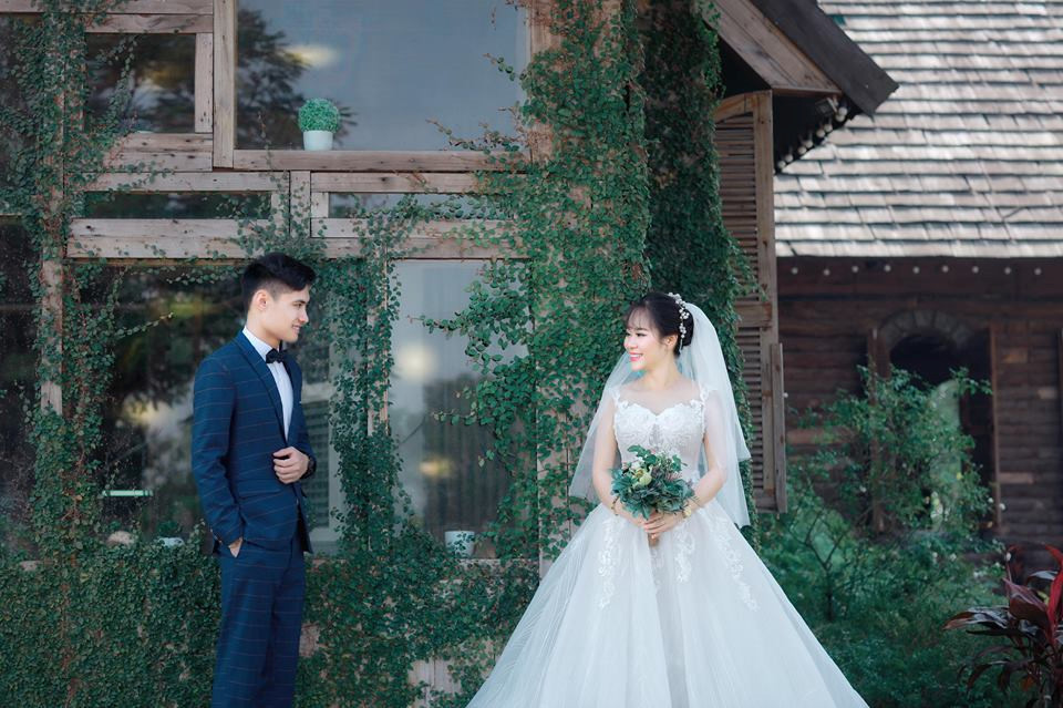 Nghĩa - Huyền từng trải qua nhiều sóng gió trước khi tiến tới hôn nhân.