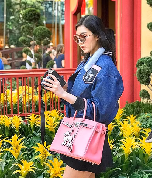 Ba nàng "rich kids" Việt xinh đẹp, nổi tiếng là "tay chơi Hermes" ảnh 7