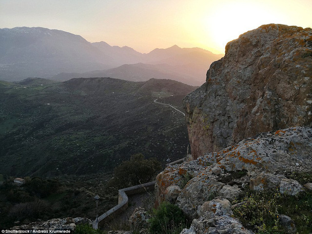 Sicily đứng thứ hai, sau California, với 1,7 triệu bức ảnh.