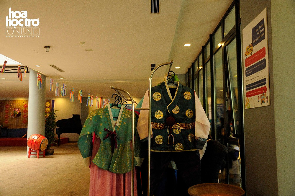 Hay giới thiệu các bộ trang phục truyền thống Hàn Quốc.