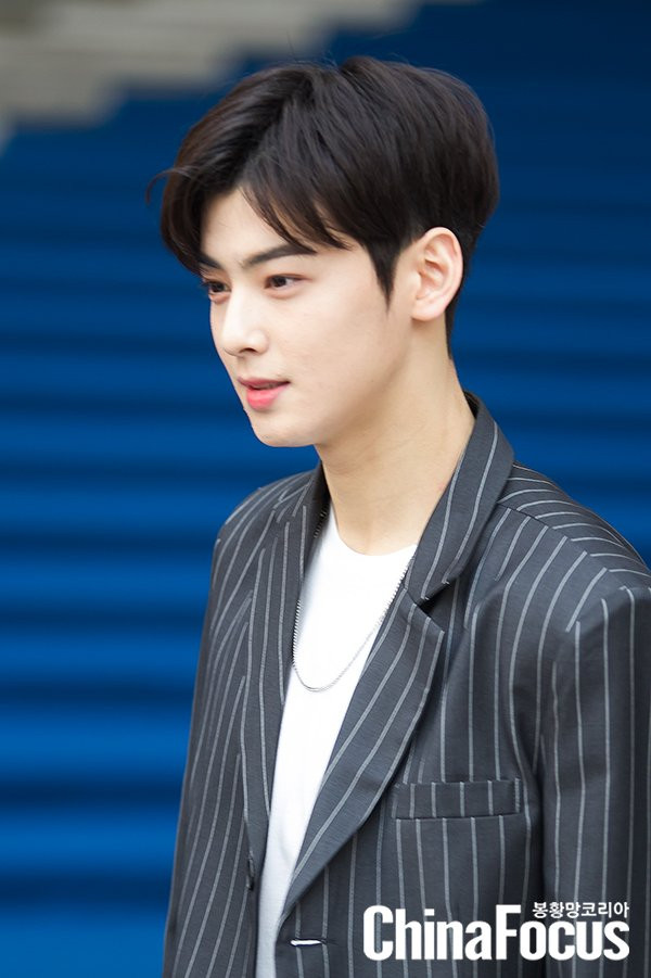 Nếu K-Pop thu nhỏ thành một lớp học, thì đây sẽ là những học trò đặc biệt nhất ảnh 2 Nếu K-Pop thu nhỏ thành một lớp học, thì đây sẽ là những học trò đặc biệt nhất ảnh 2