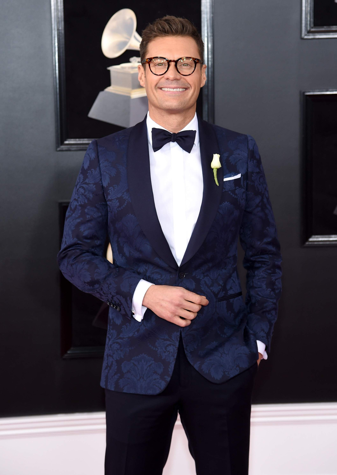 Ryan Seacrest là MC 