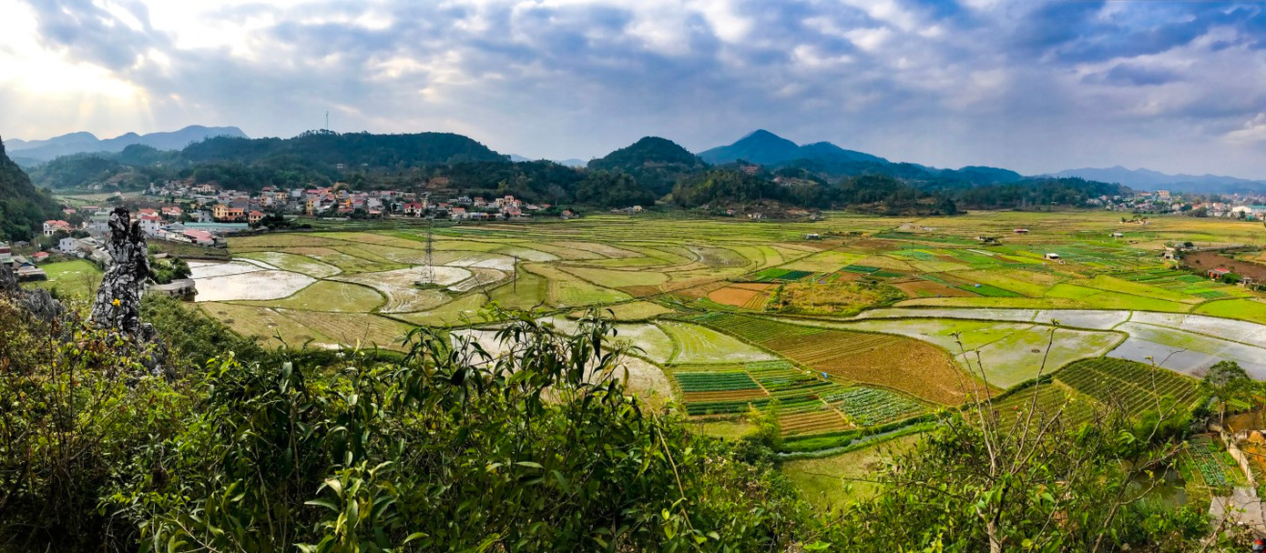 Nhìn từ trên cao