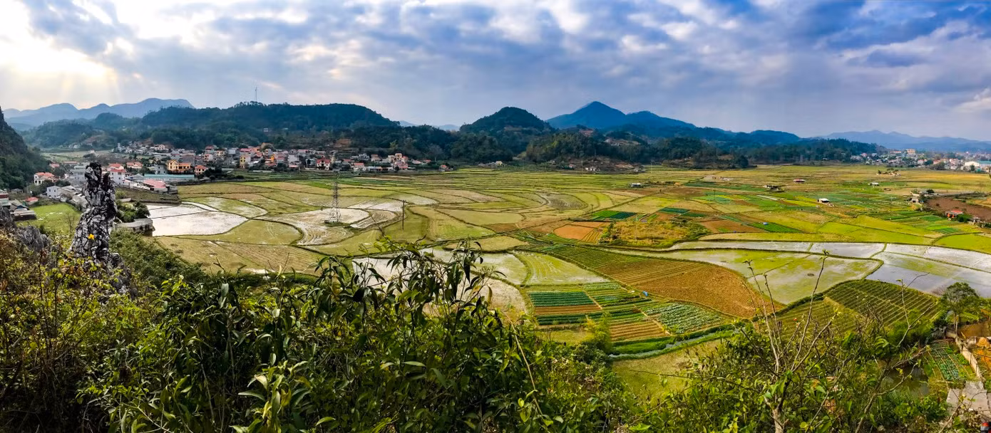 Nhìn từ trên cao