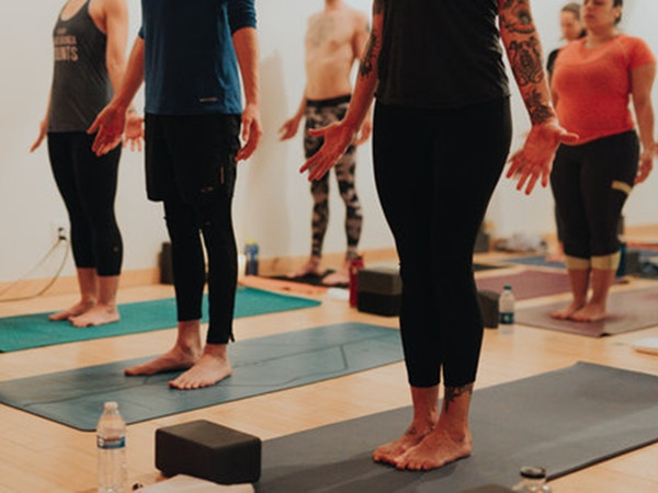 Những lớp tập yoga hoặc tĩnh tâm được cho là có hiệu quả hơn trong việc giúp học sinh thay đổi hành vi.