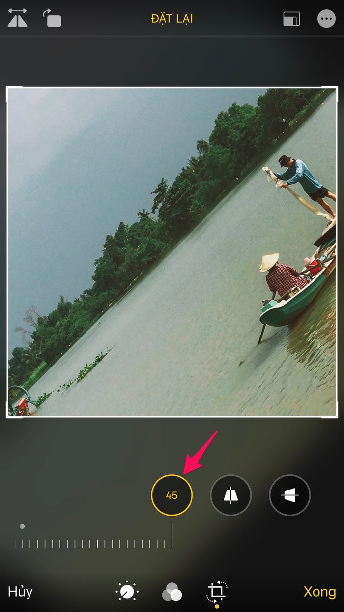 Tại đây bạn cắt thành ảnh vuông và xoay ảnh sao cho đường chân trời trở thành đường chéo của hình ảnh đó.