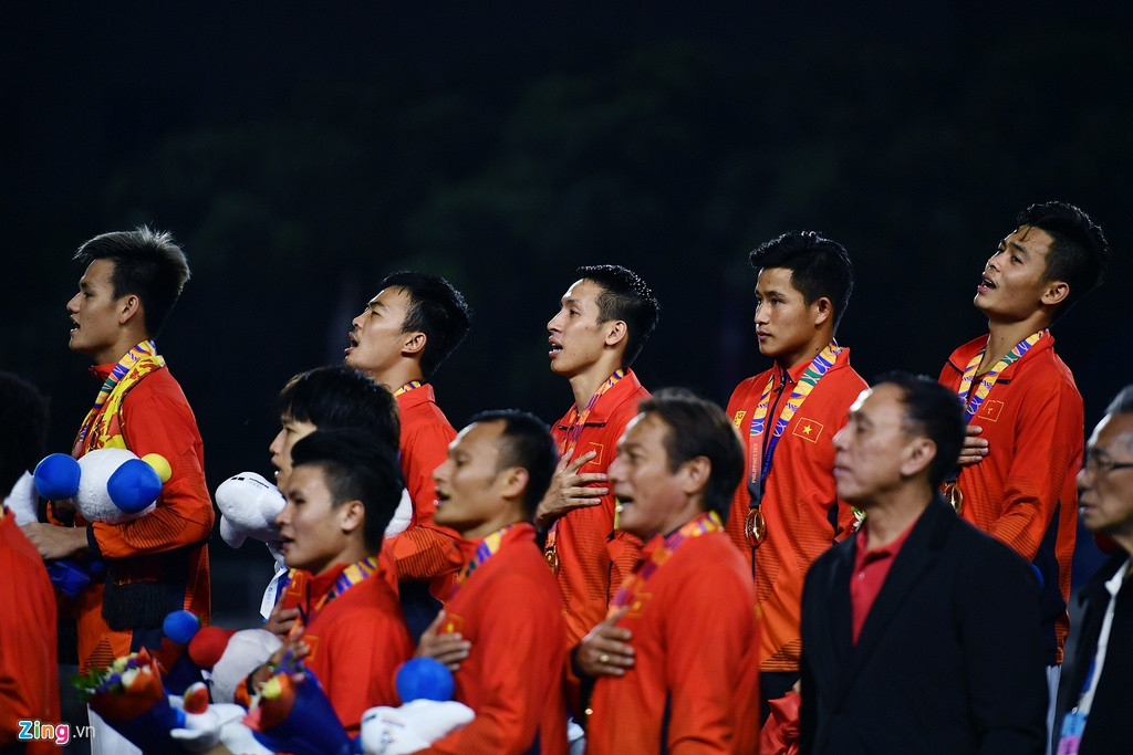 7 trận đấu trong 15 ngày và chung kết SEA Games 30 tối 10/12 đã trở thành lịch sử của bóng đá Việt Nam với tấm HCV sau 60 năm chờ đợi.