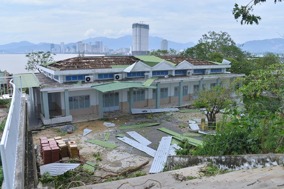 Đại học Nha Trang ngổn ngang sau bão