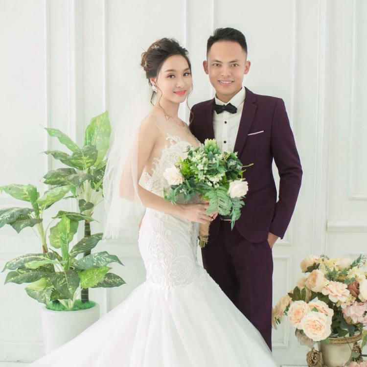 Cặp nhân vật chính của đám cưới.