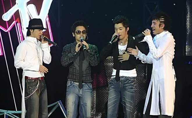 V4Men là nhóm nhạc gồm 4 thành viên được thành lập năm 2016. Trong đó, chữ V là viết tắt cho từ Việt Nam với mục đích sẽ tấn công thị trường V-Pop.