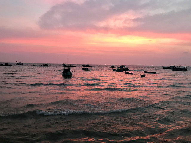 Hoàng hôn trên đảo Hòn Sơn