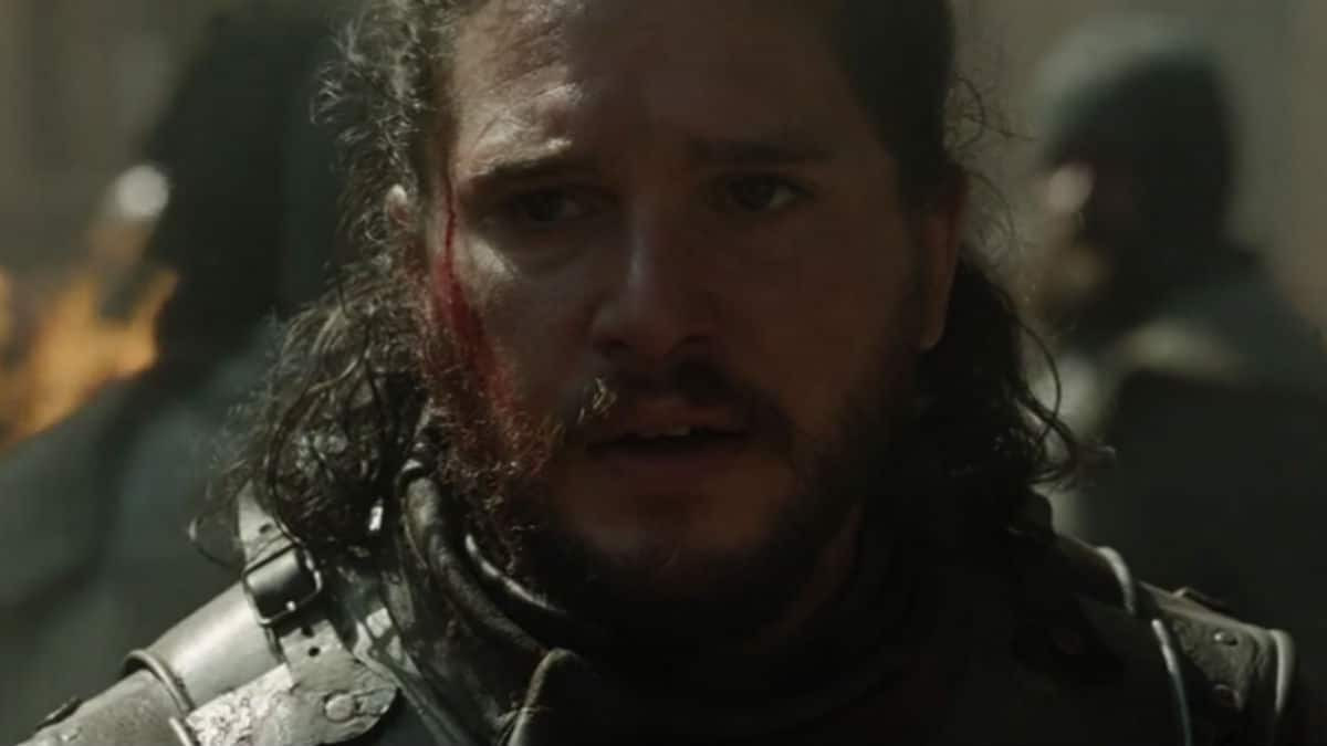 Jon Snow chỉ biết bất lực đứng nhìn. Jon Snow chỉ biết bất lực đứng nhìn.