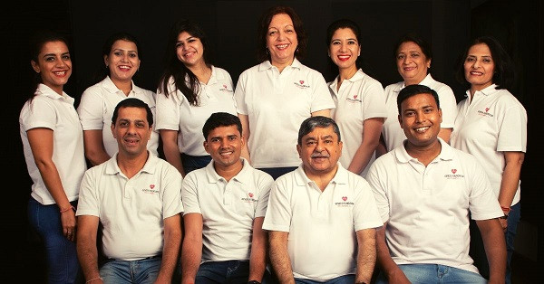 Các thành viên của Genesis Foundation.