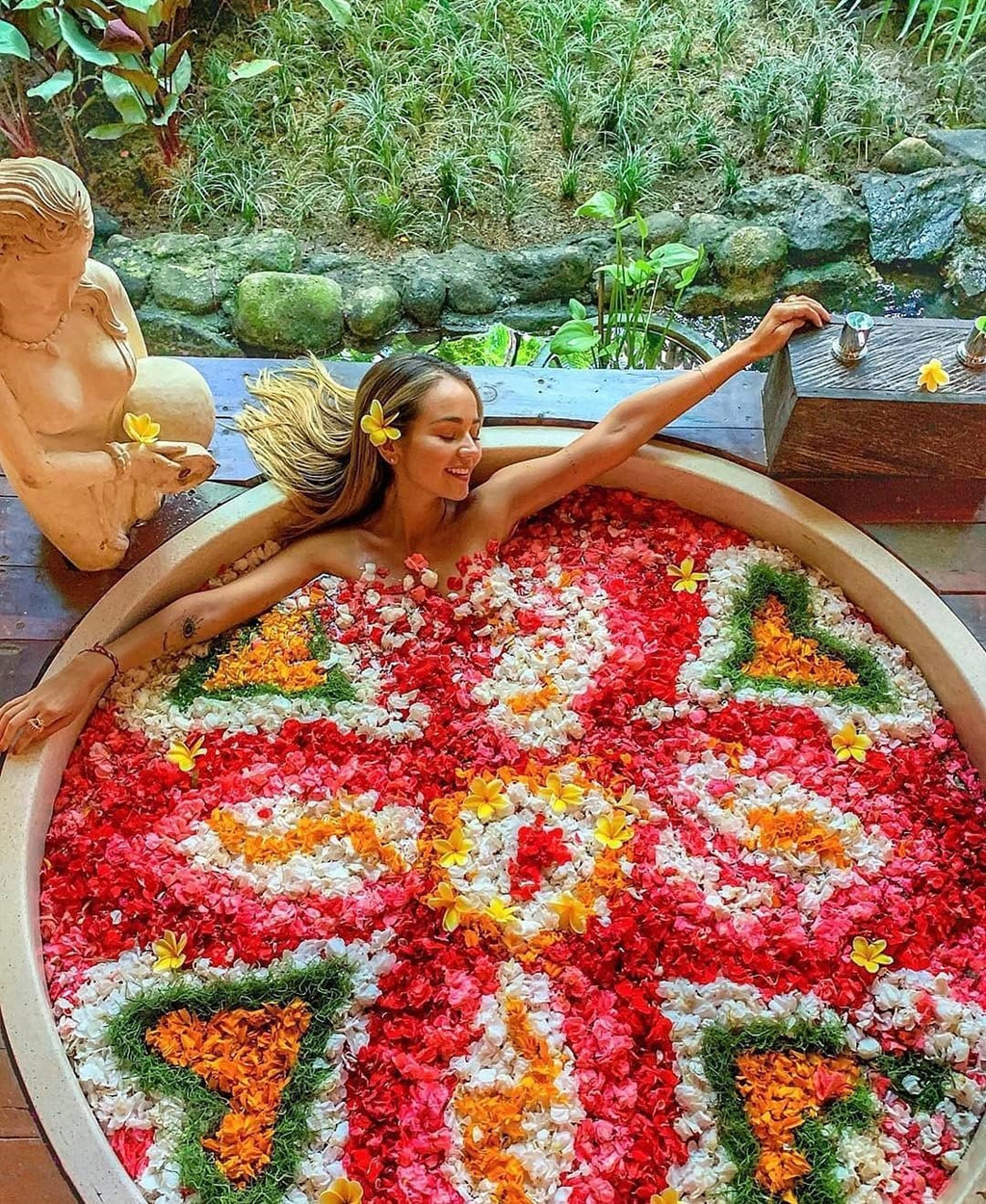 Ảnh: Esterjiroutova, Themani.