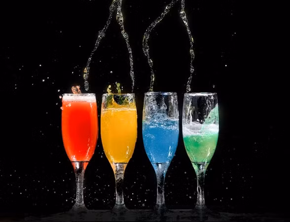 Tự pha chế đồ uống có cồn theo hướng dẫn trên Tik Tok không phải là ý hay đâu bạn!