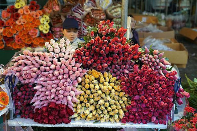 Chợ hoa Quảng Bá là một trong những chợ hoa lớn nhất ở Hà Nội. Ảnh: Hoàng Mạnh Thắng