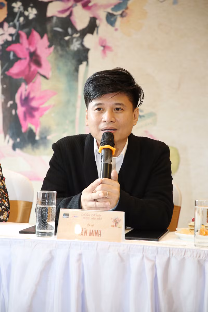Ca sĩ Tấn Minh chia sẻ rằng chính niềm tin với ekip của chương trình đã đem lại cho anh rất nhiều cảm xúc khi tham gia "Mùa xuân nho nhỏ".