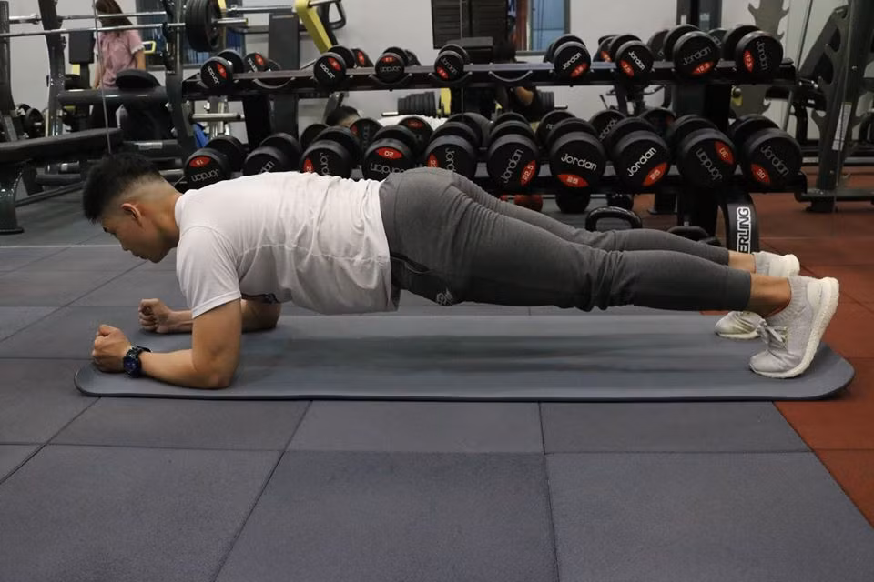 Những cách giúp bạn tập gym cực “chuẩn” cùng huấn luyện viên chuyên nghiệp ảnh 4 Những cách giúp bạn tập gym cực “chuẩn” cùng huấn luyện viên chuyên nghiệp ảnh 4